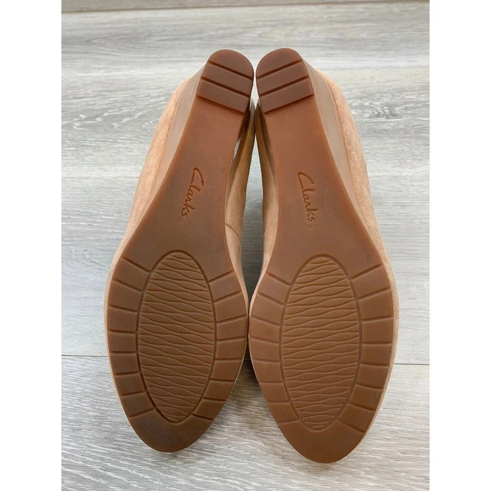 Clarks Women's Tan Suede Wedge Pumps Comfort Tan 7.5 Casual Shoes